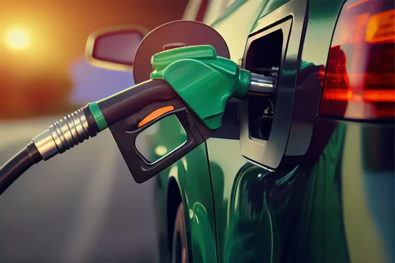 Brent petrolün varil fiyatının yükselmesinin ardından akaryakıt zammı gündemde