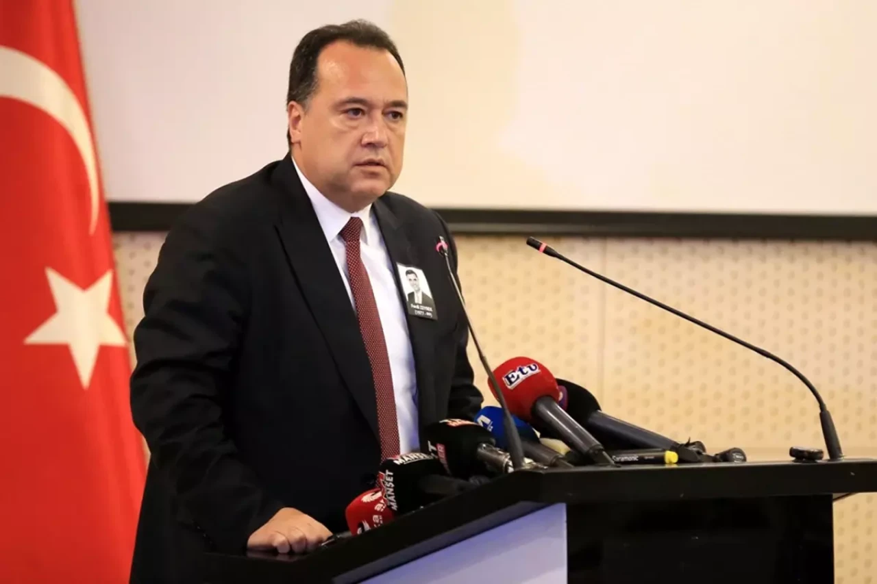 Ferdi Zeyrek'in yerine seçilen Besim Dutlulu'nun paylaşımı tepki çekti