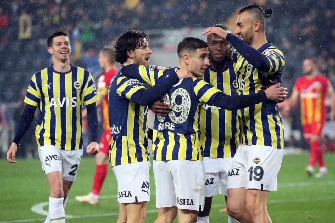 Resmen açıklandı! Yıldız futbolcu Fenerbahçe'ye geri döndü