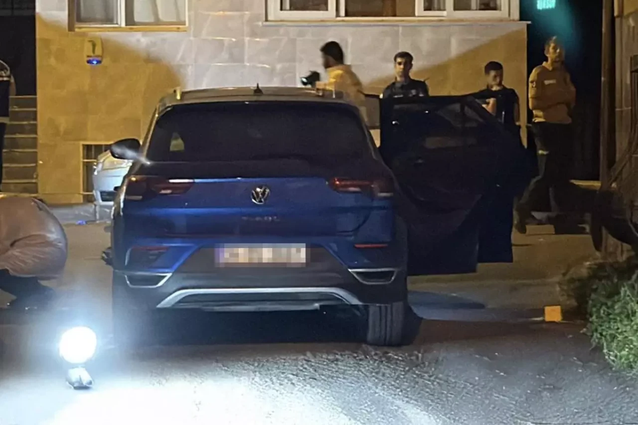 İstanbul'da otomobilde kanlı infaz