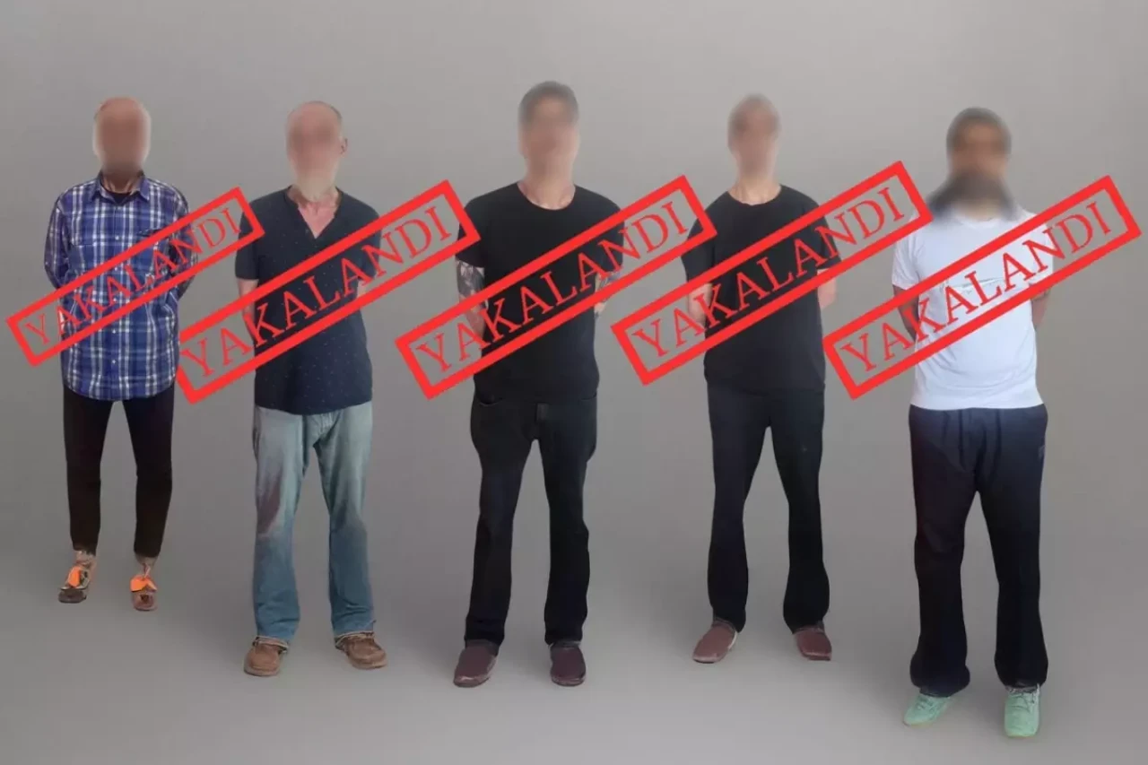 Kırmızı bültenle aranan 3 şüpheli Türkiye'ye getirildi!