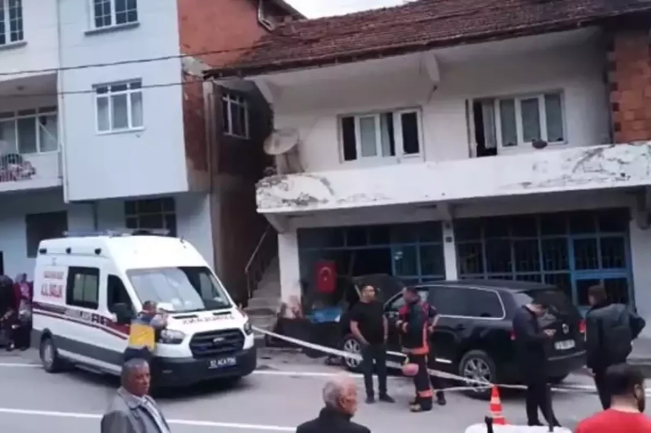 Kaldırımda bekleyen iki kişiye cip çarptı: Ömer Irgav ve Nadire Irgav öldü