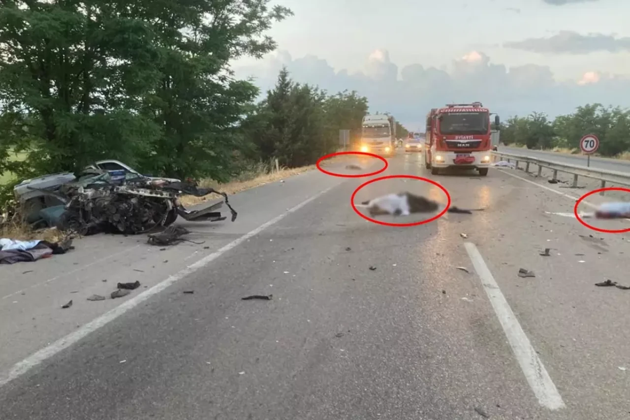 Balıkesir'de feci kaza! 4 kişi hayatını kaybetti