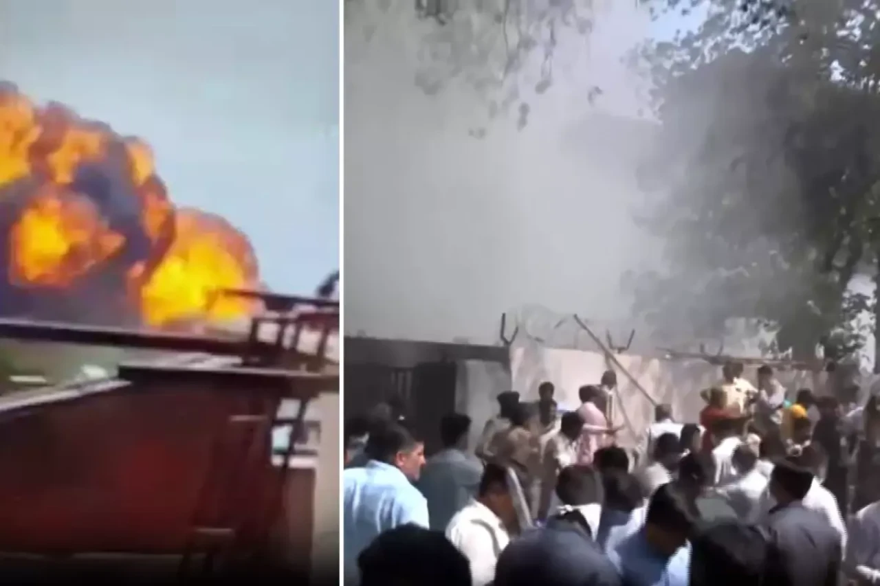 Hindistan'da düşen uçak doktor lojmanına çarptı