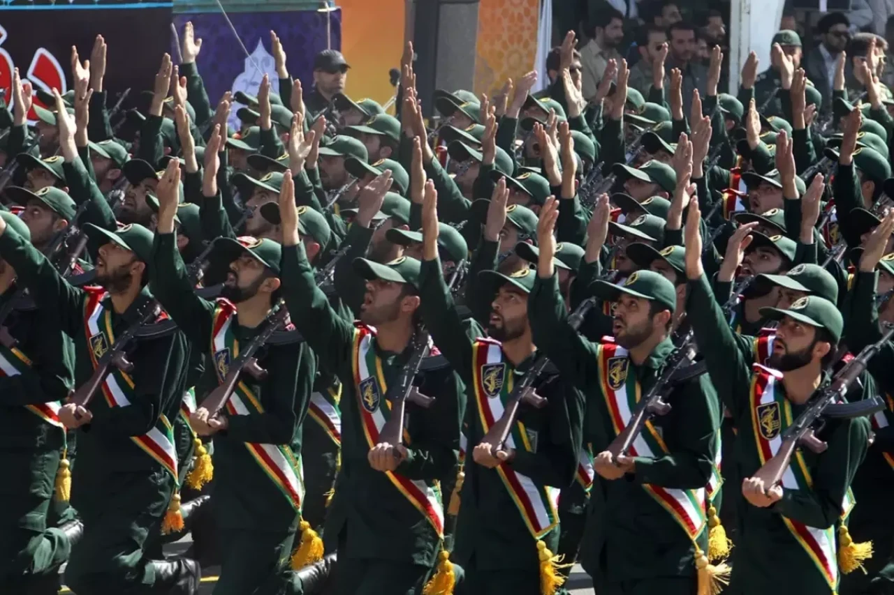 Devrim Muhafızlarının kritik ismi ve iki general İsrail saldırısında öldürüldü