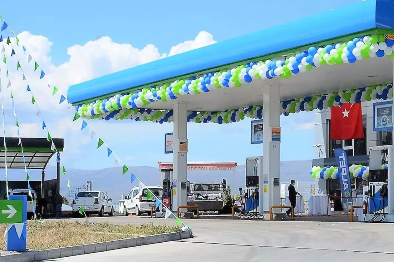 300'den fazla istasyonu olan akaryakıt devi satılıyor