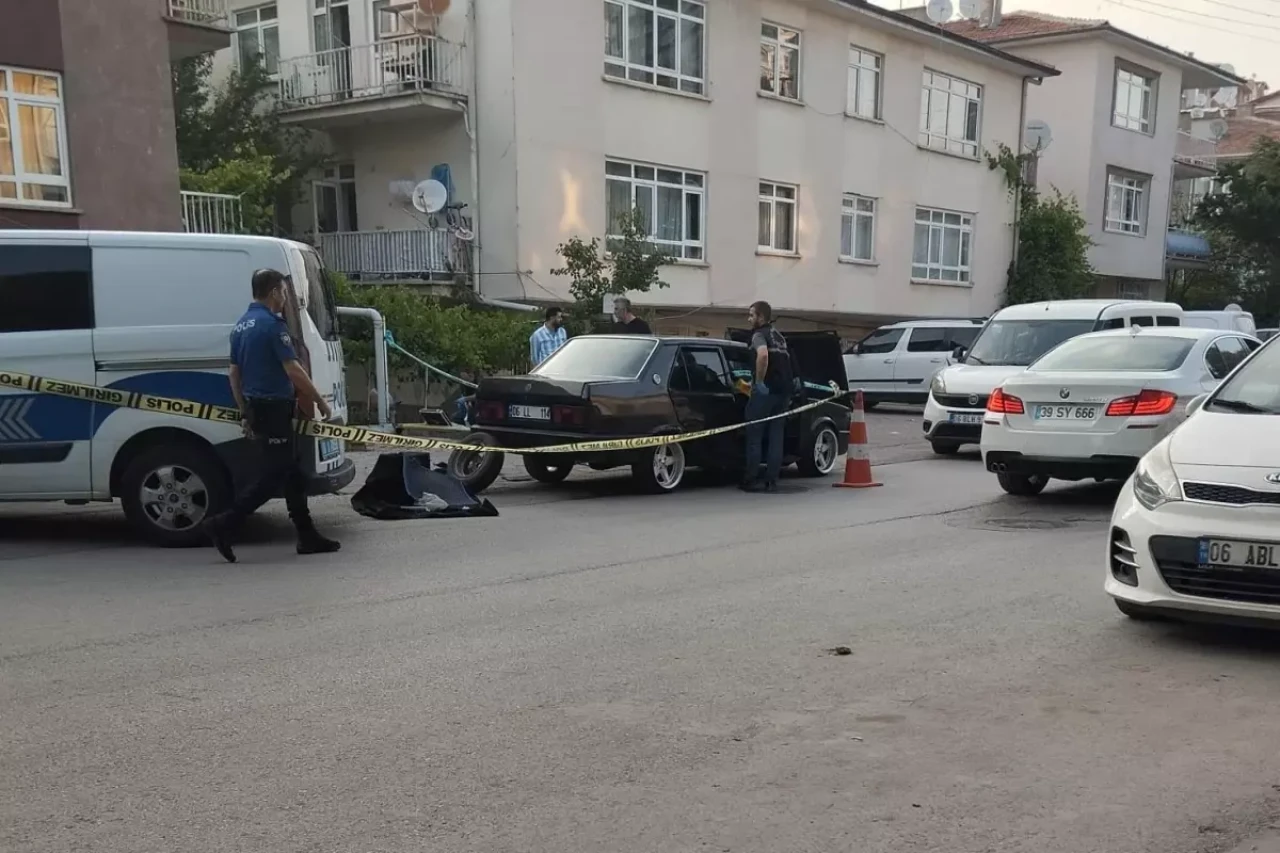 Ankara'da park halindeki araçta 2 kişi hayatını kaybetti!