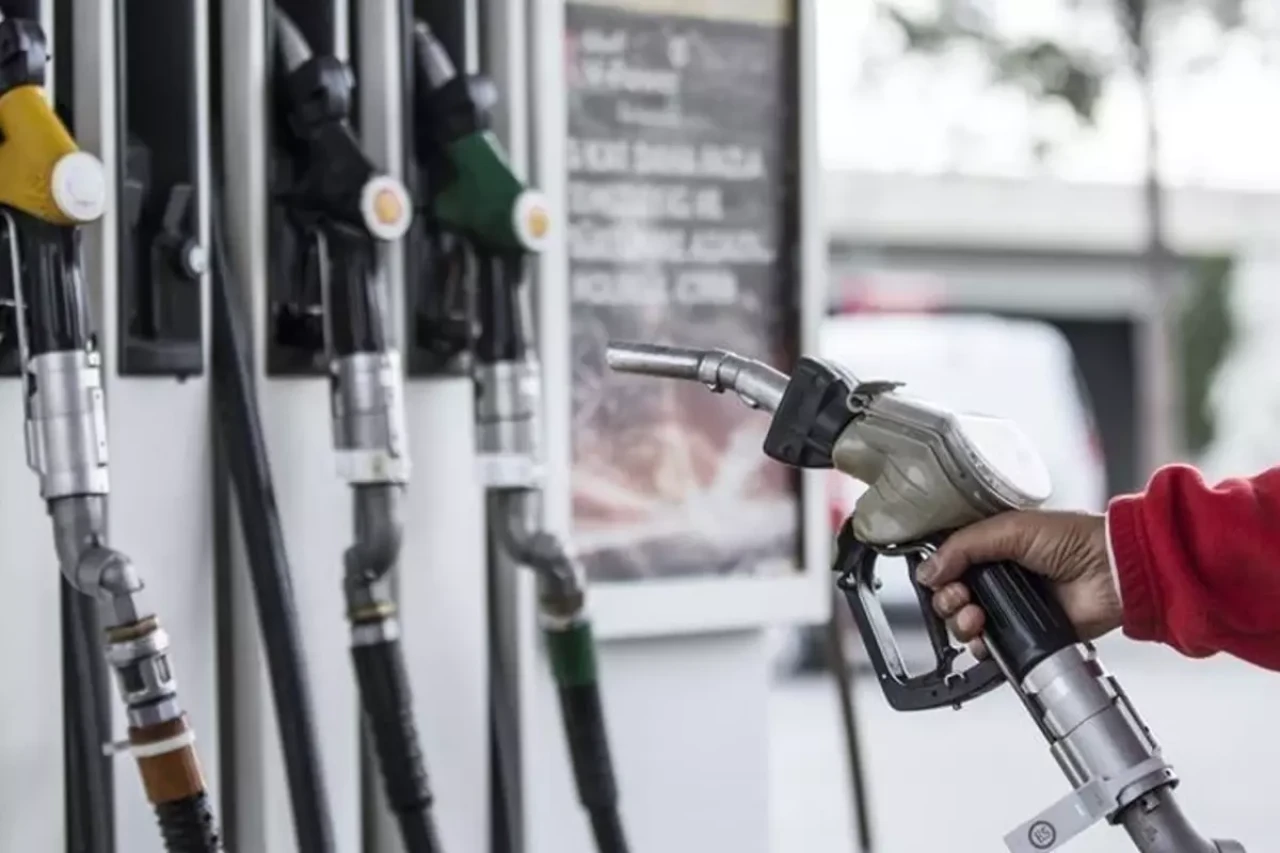 Akaryakıta bir zam daha geliyor