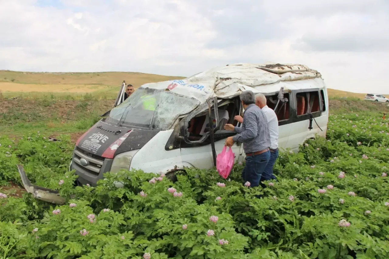 Amasya’da yolcu minibüsü takla attı: 1 ölü, 4 yaralı