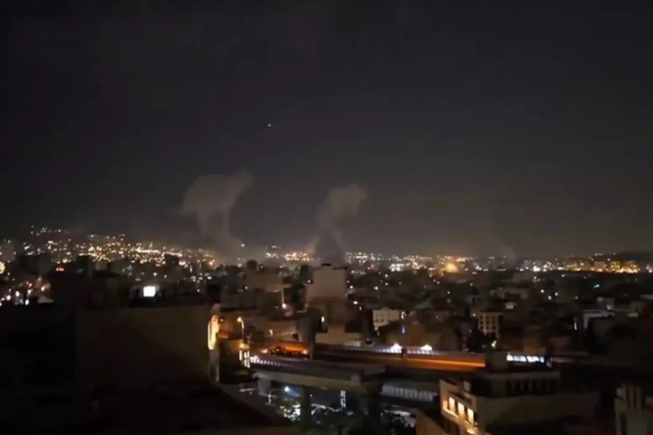 İsrail'den Tahran'a hava saldırısı: İran 10 İsrail uçağını düşürdü