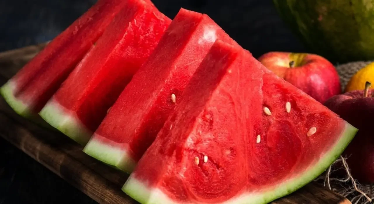 Uzmanlardan uyarı: Karpuz zehirlenmesine karşı tedbirinizi alın!