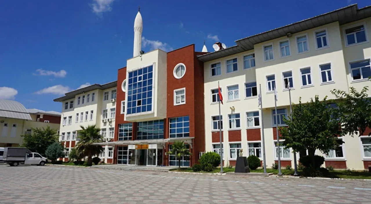 YKS'ye damga vuran imam hatip lisesi! Dereceye girenlere TOGG hediye edilecek!