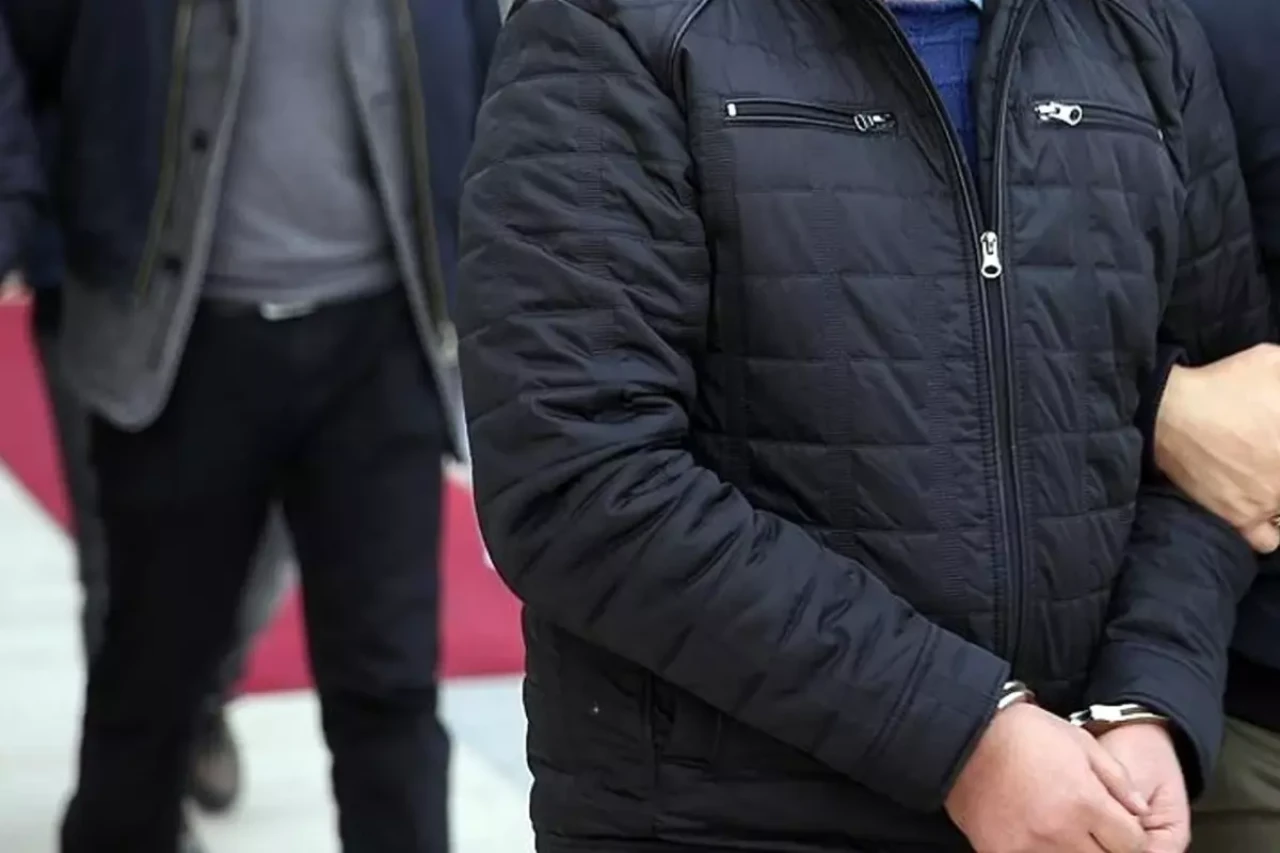 FETÖ’nün güncel finans yapılanmasına darbe: 15 gözaltı