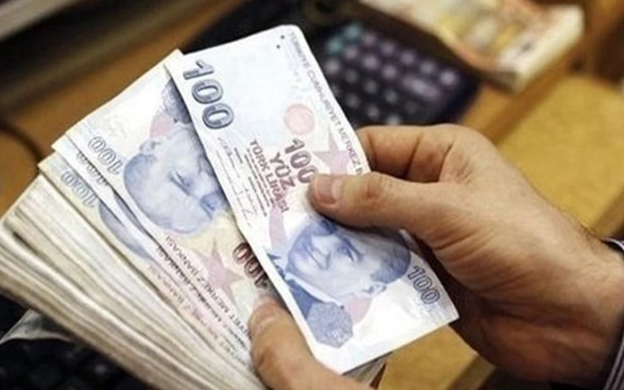 Faiz indirimi kararı sonrası ihtiyaç kredilerinde düşüş! 100 bin TL’nin geri ödemesi