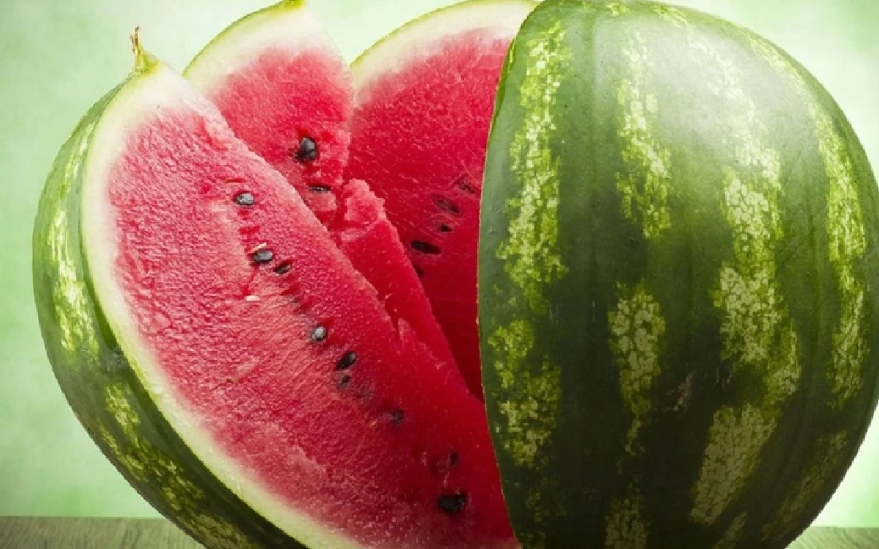 Karpuz yerken bir kez daha düşüneceksiniz!