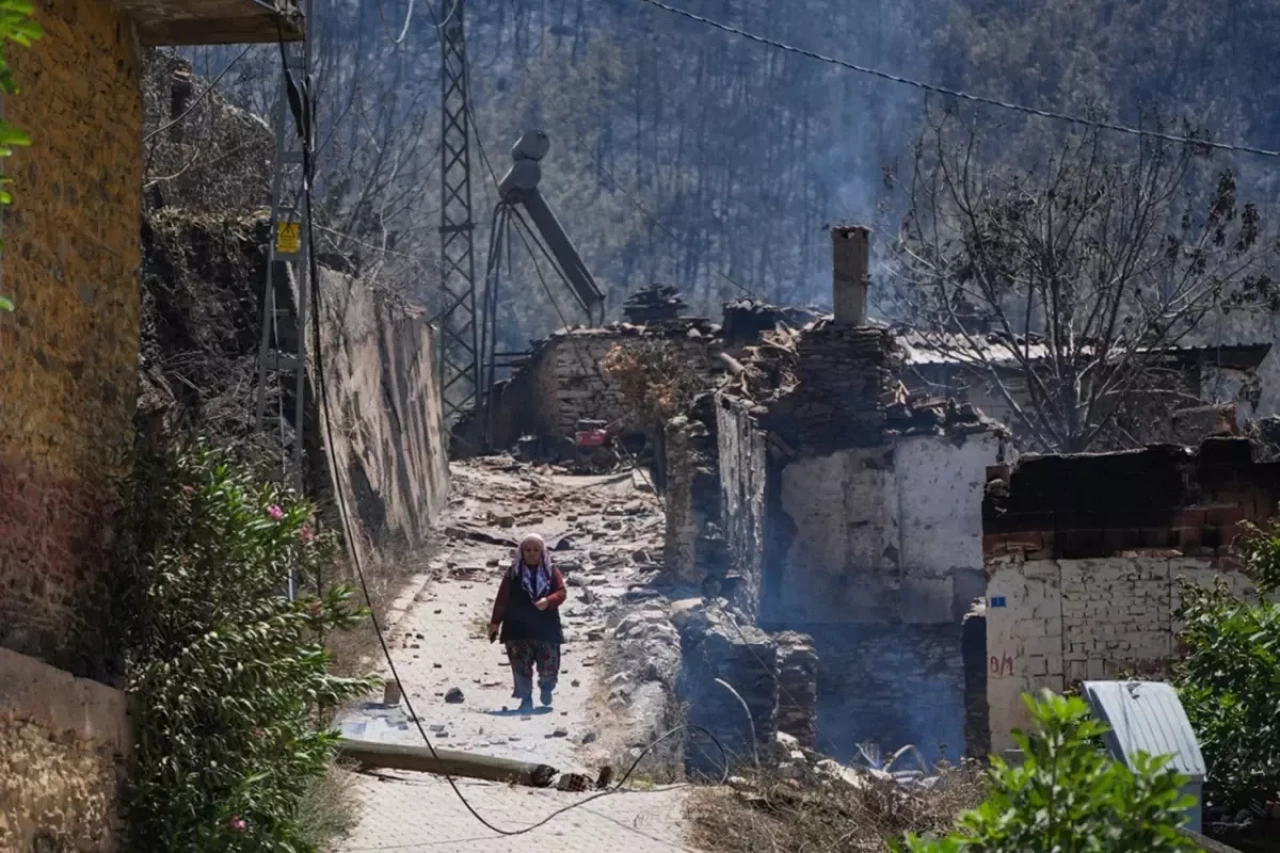İzmir'deki orman yangını sonrası hayalet köy!