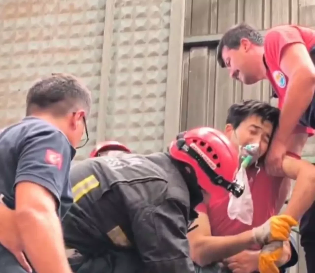 Kahreden görüntüler! Genç yaşında 2 bacağını birden kaybetti