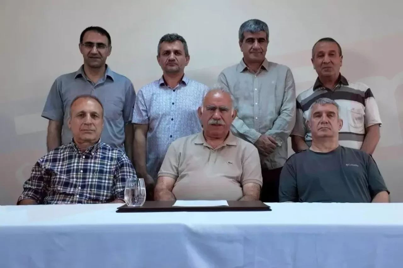 Öcalan'ın yanındakilerin kim olduğu ortaya çıktı