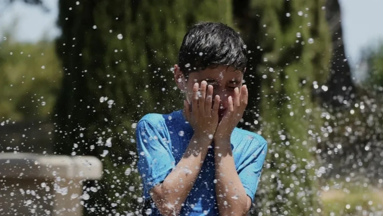 Aşırı sıcak alarmı! Devlet dairelerine 2 gün tatil