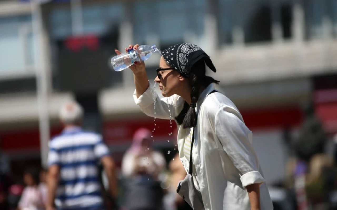 Meteoroloji tarih verdi 28 Temmuz'a kadar 45 dereceyi zorlayabilir!