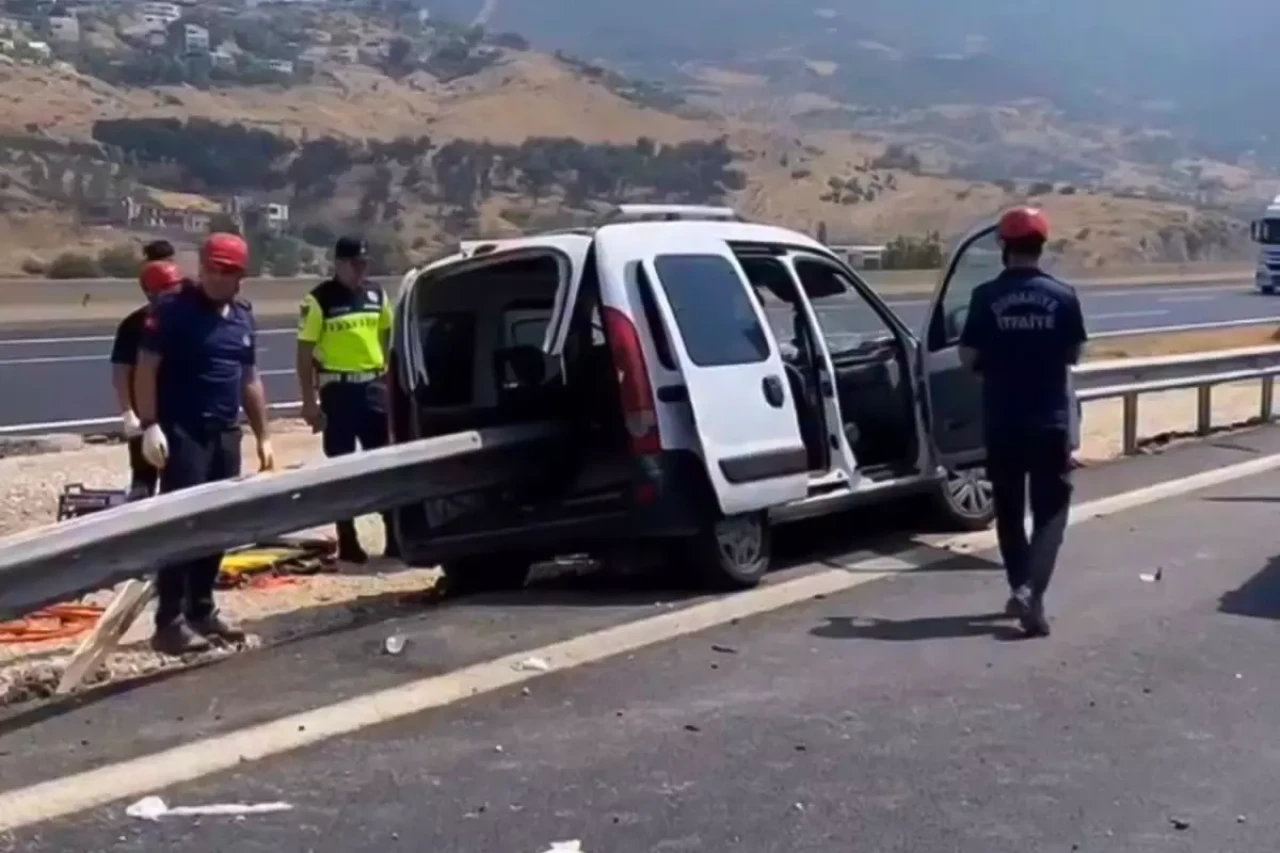 Bariyerler adeta ok gibi saplandı! Feci kaza 2 kişi hayatını kaybetti!