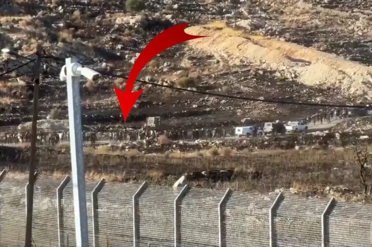 Netanyahu'nun çağrısına rağmen yüzlerce Dürzi Suriye sınırını geçmeye başladı