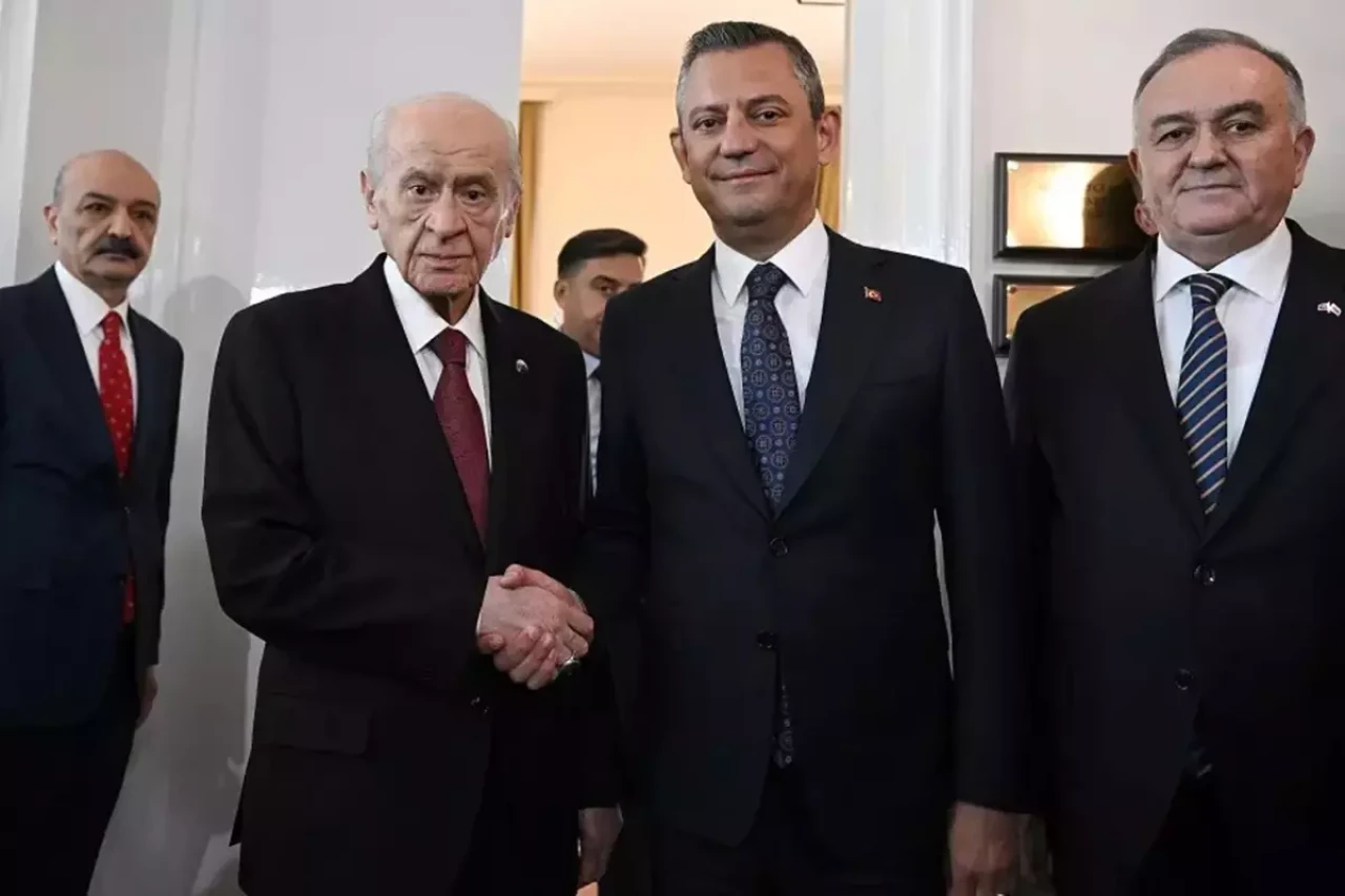 Bahçeli'den Özgür Özel'e hem tepki hem destek