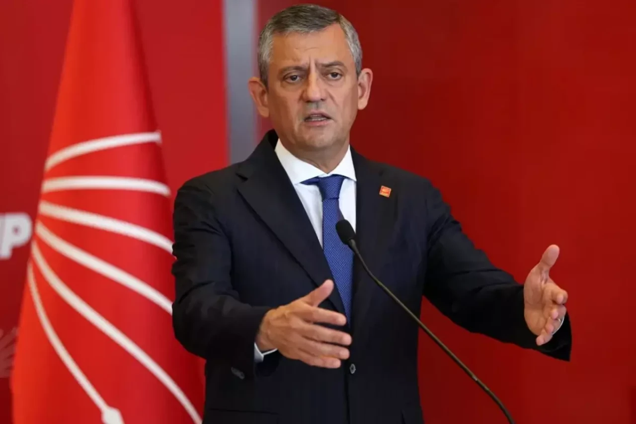 Özel'den kendisi hakkında başlatılan soruşturmaya ilk yorum