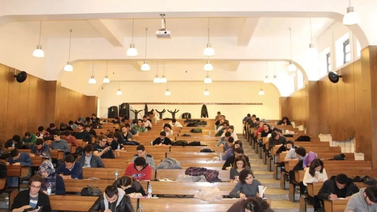 Açıköğretim’de yeni düzenleme! 2 fakülte kapatıldı