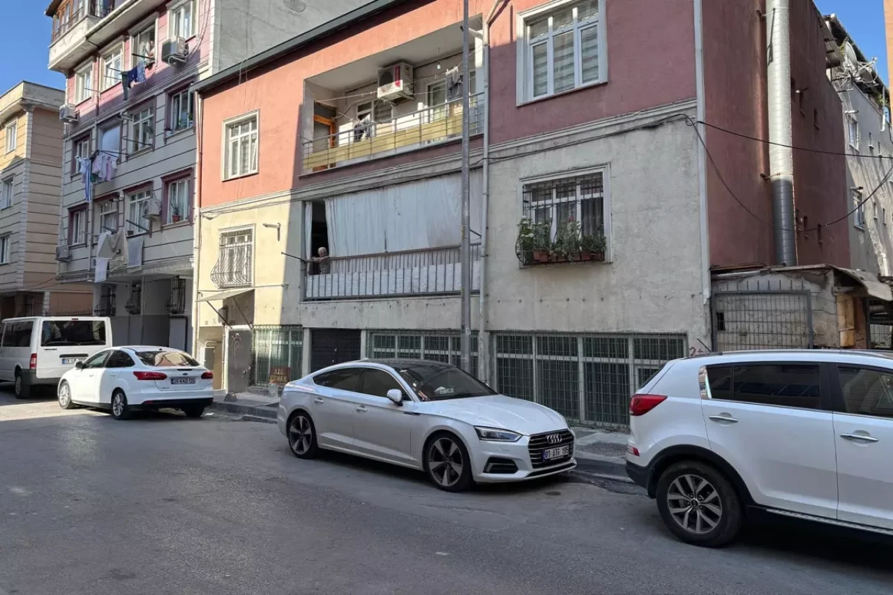 Şüpheli ölüm: Genç adam ağzında poşet parçalarıyla ölü bulundu!