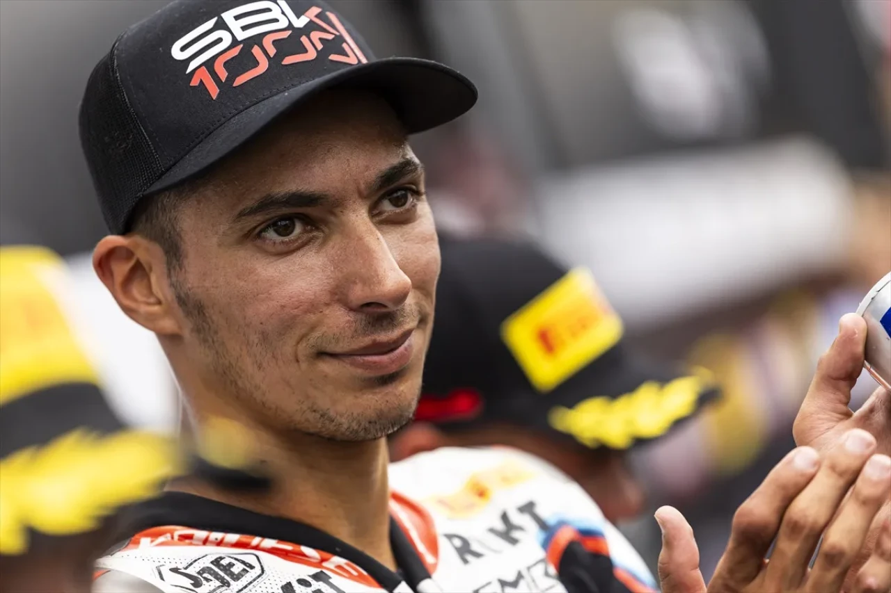 Toprak Razgatlıoğlu’ndan Macaristan'da tarihi zirve!