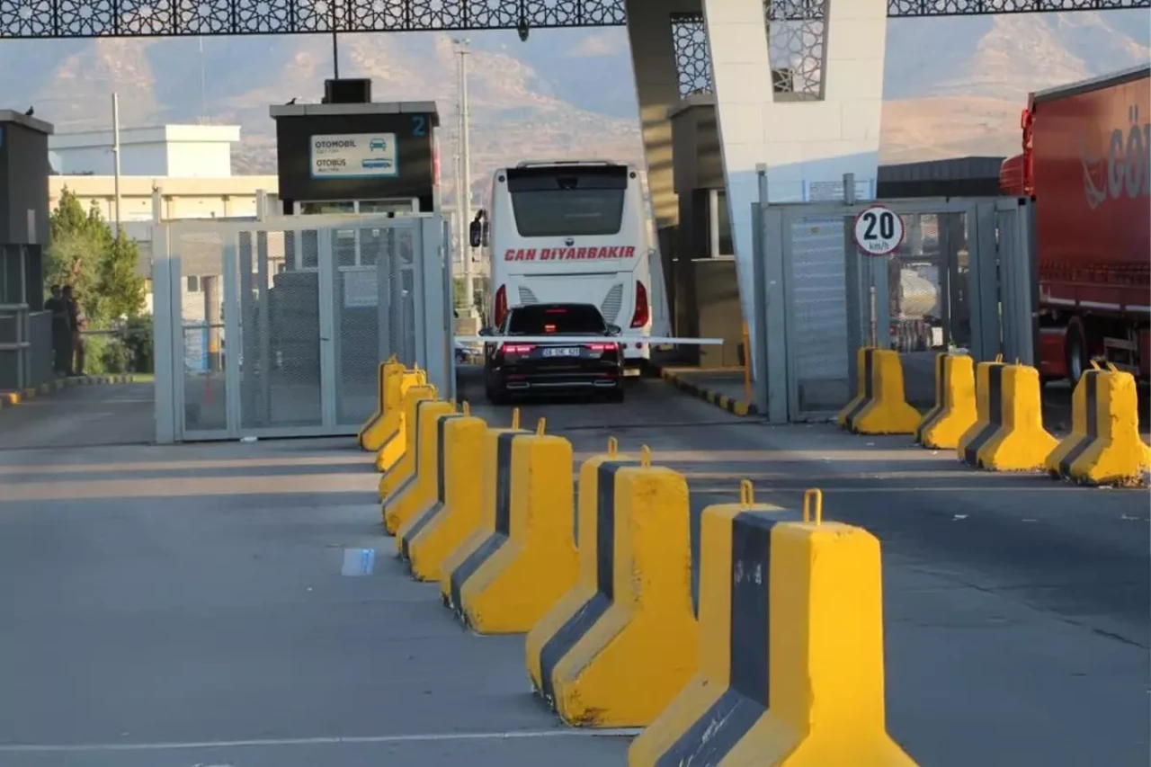 PKK'nın silah bırakma programını takip edecek grup Kuzey Irak'a gitti