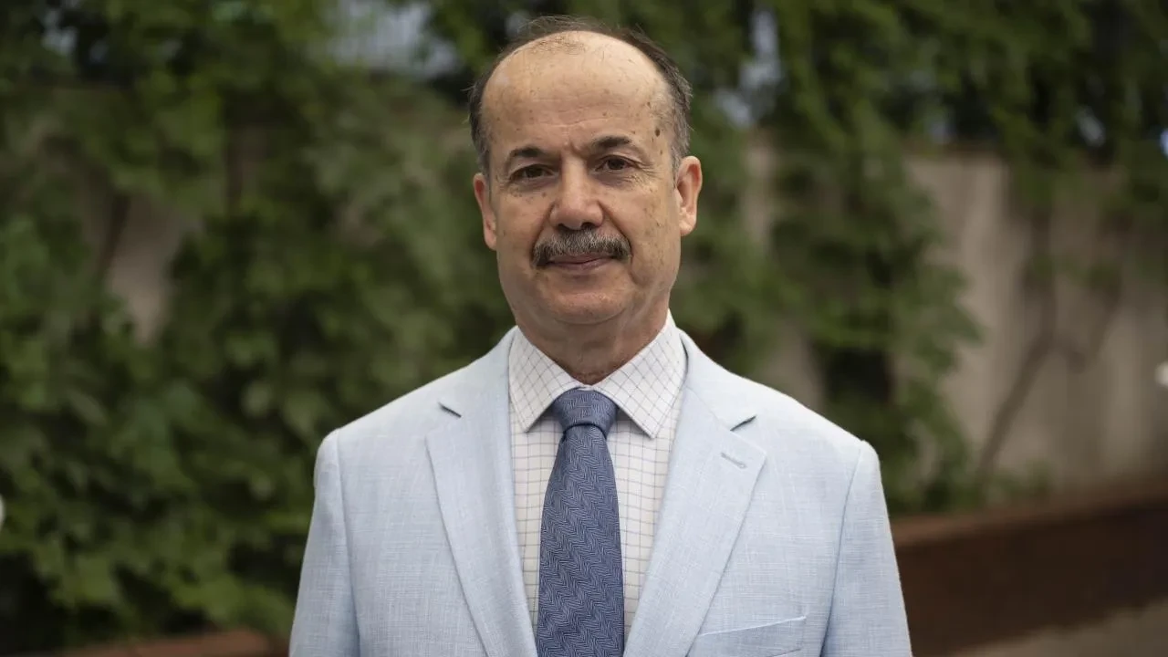 Yunus Emre Enstitüsü eski başkanı havalimanında gözaltına alındı