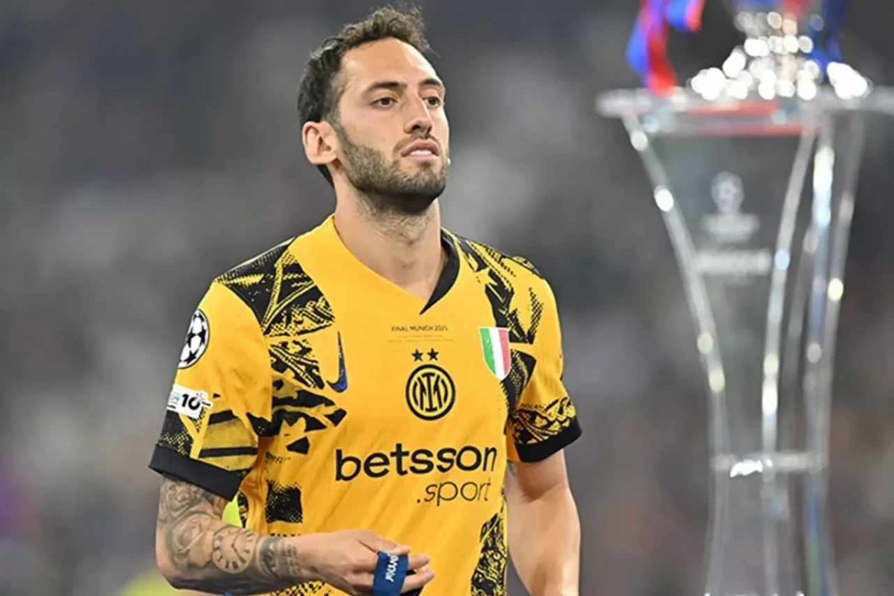 Hakan Çalhanoğlu'nun, Fenerbahçe'ye transferi neden gerçekleşmedi? İşte merak edilen sorunun yanıtı