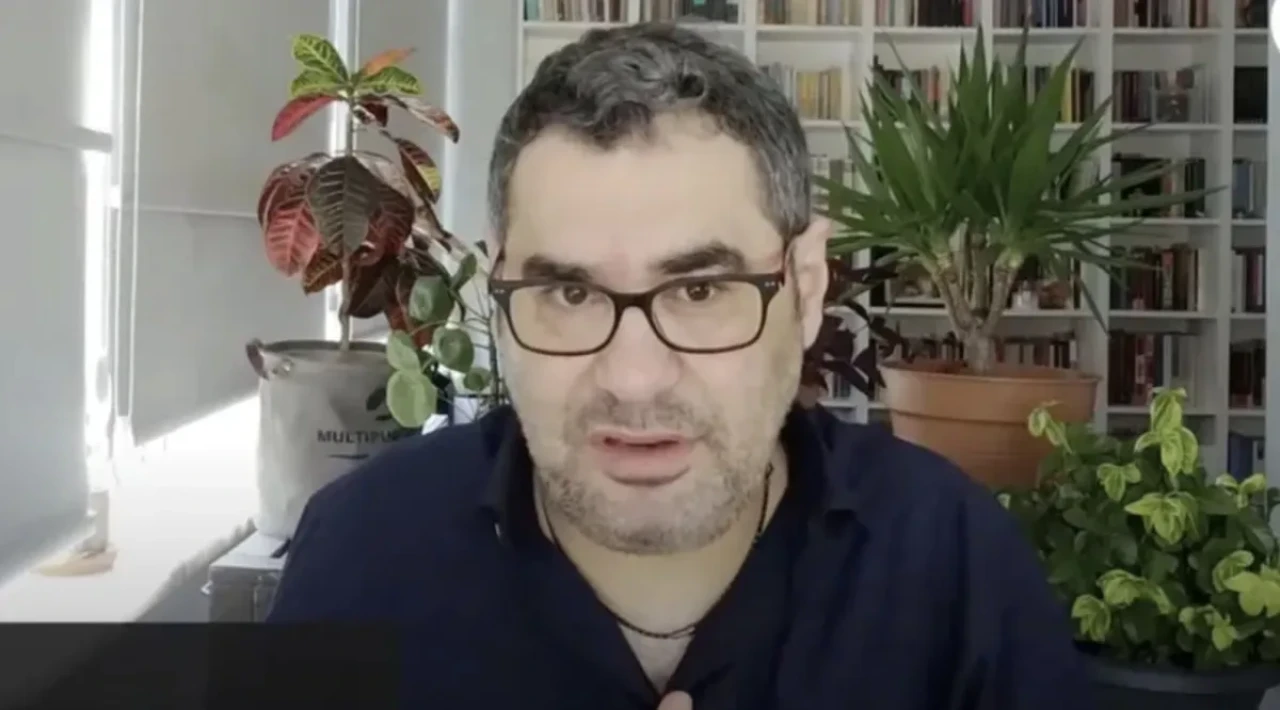 Enver Aysever’den tepki çeken sözler: "Hayvanlara yaptıklarının cezasını çekiyor bu ülke"