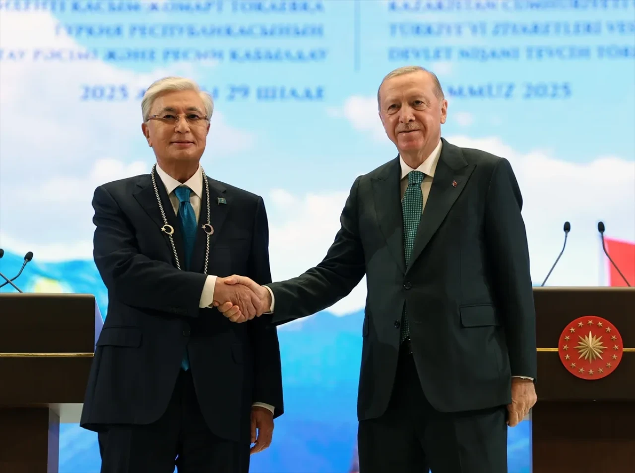 Cumhurbaşkanı Erdoğan'dan Tokayev’e Devlet Nişanı