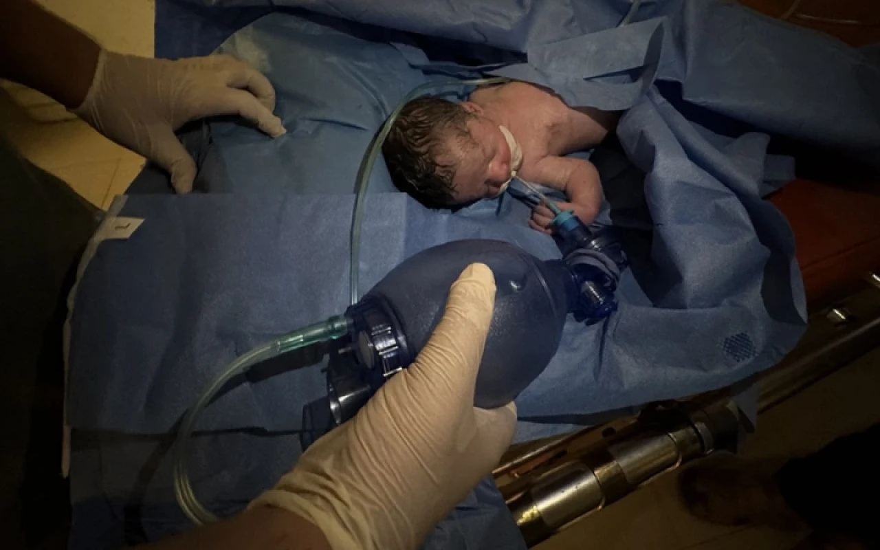 Gazze'de saldırıda ölen hamile kadının bebeği kurtarıldı