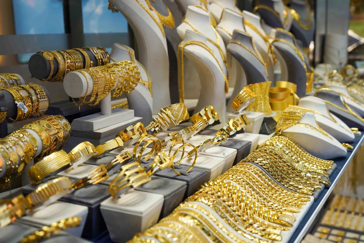 Altın yatırımcısına kaybettiriyor! 3 haftanın en dibinde