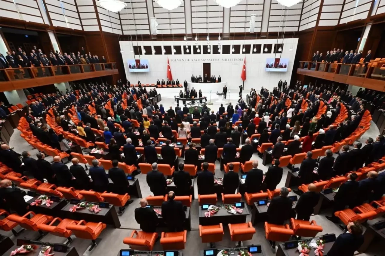 Meclis'i hastanelik eden salgın Türkiye geneline yayıldı