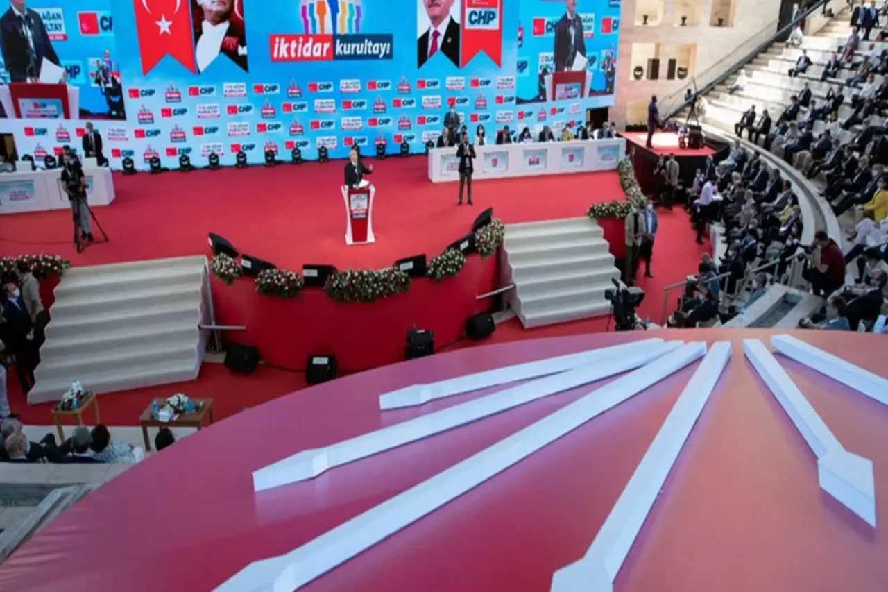 CHP'de kurultay takvimi başladı!