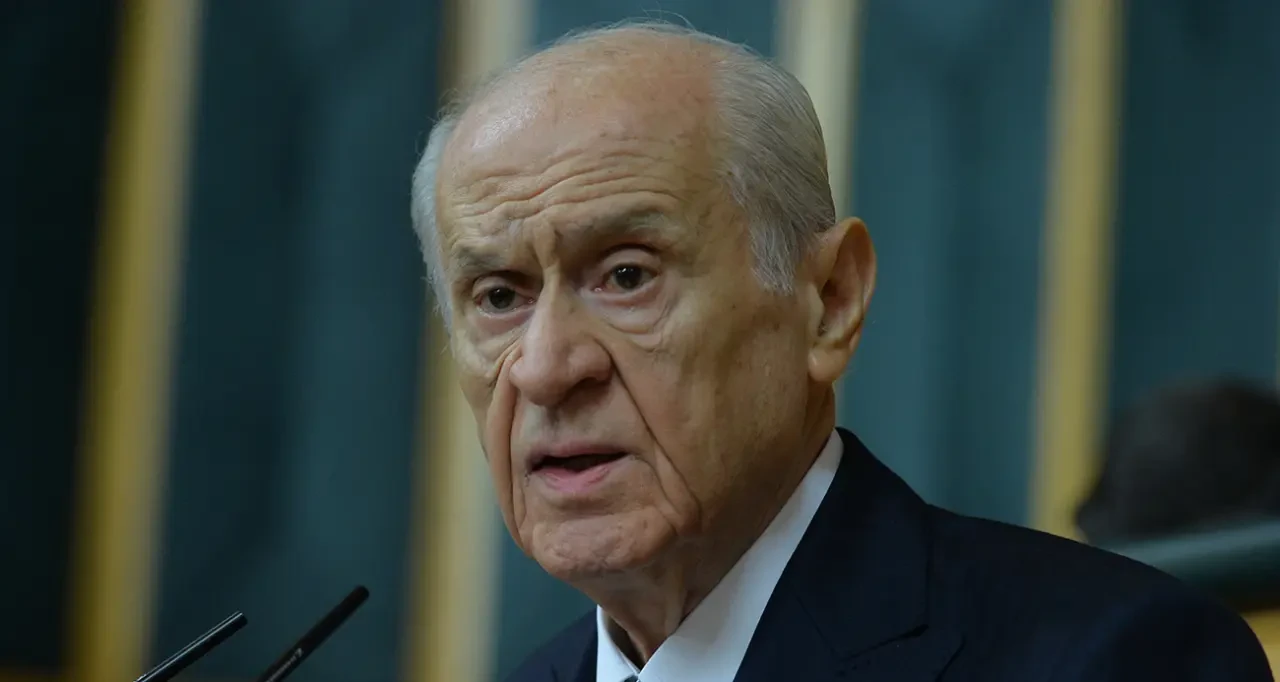 Devlet Bahçeli'den Özgür Özel'e sert yanıt: "Hezeyanname nutku, hezimet ve hüsran numunesidir"