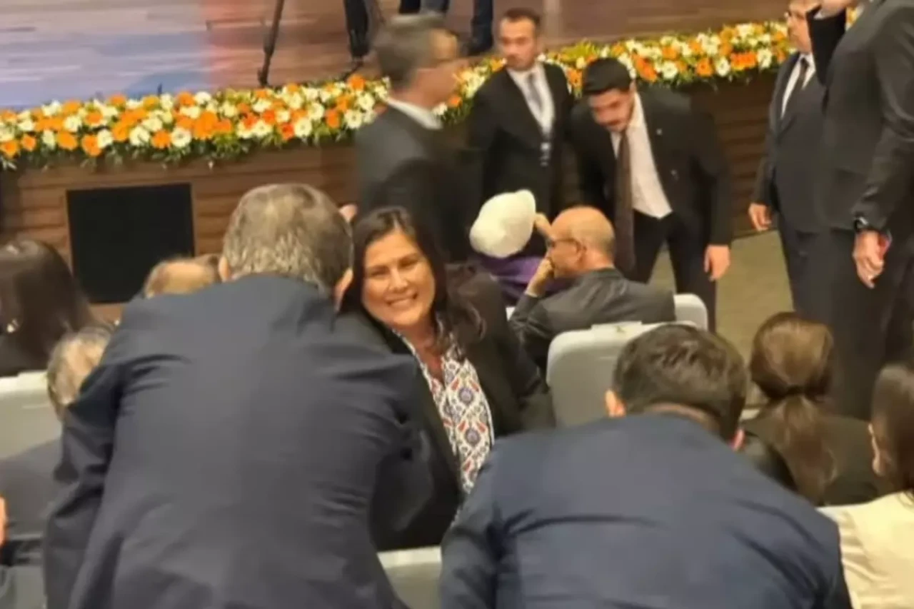 Özlem Çerçioğlu'nun istifa eder etmez ilk işi bu oldu!