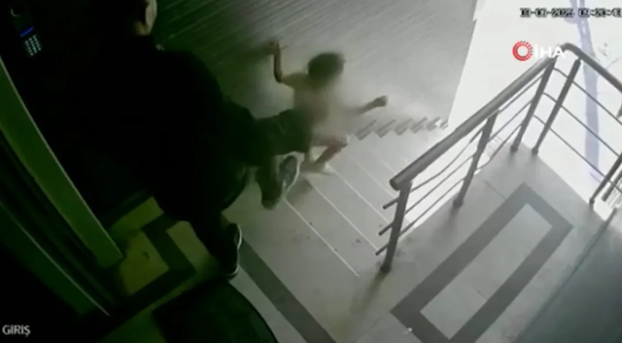 Kızını merdivenlerden iten babanın cezası belli oldu!