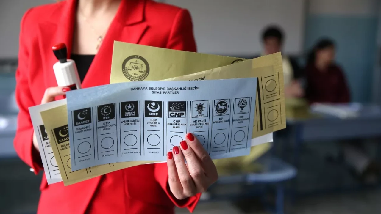 Kadınların seçim anketinde çarpıcı sonuç: İşte birinci çıkan parti