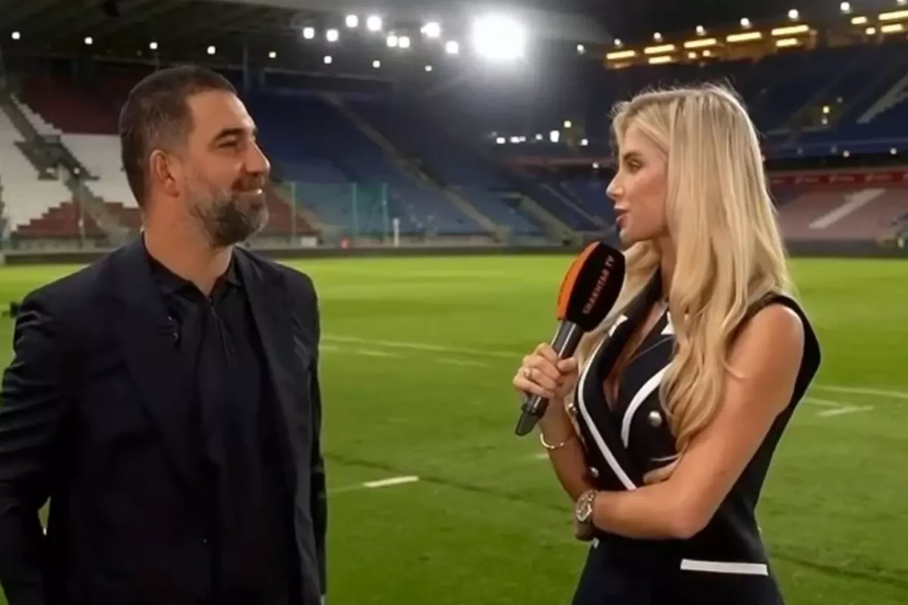 Arda Turan'ın röportajdaki bakışlarına dikkat: Bu kez spikerden gözlerini ayırmadı