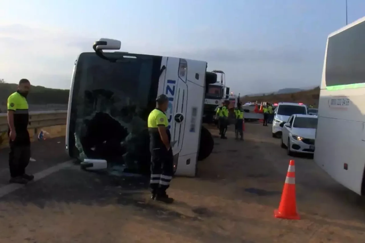 Kuzey Marmara Otoyolu'nda yolcu otobüsü devrildi: 3 ölü 20 yaralı