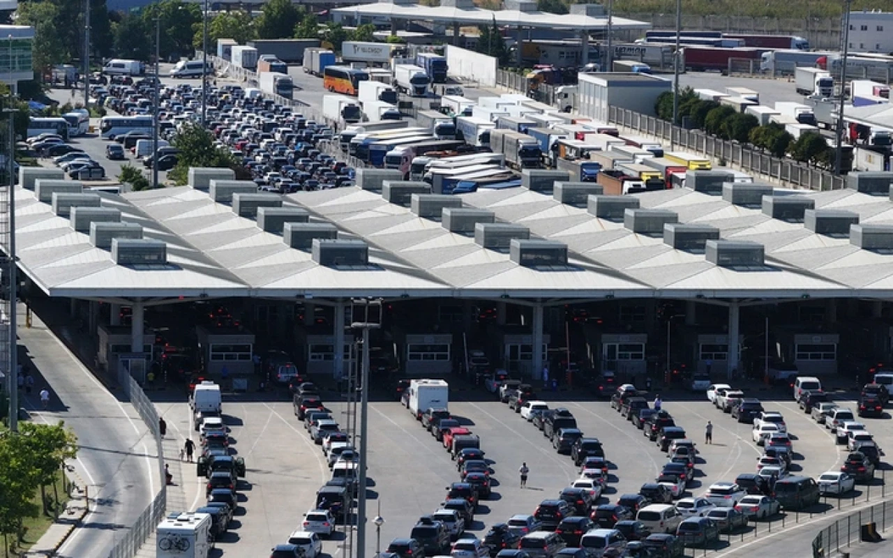 İzin bitti dönüş başladı! Gurbetçiler yollara düştü