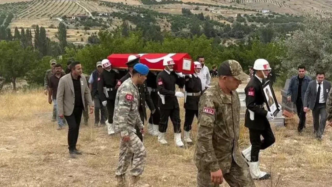 26 yıl sonra Şehit Onbaşı Kemal Demirbaş'ın naaşı, memleketinde toprağa verildi