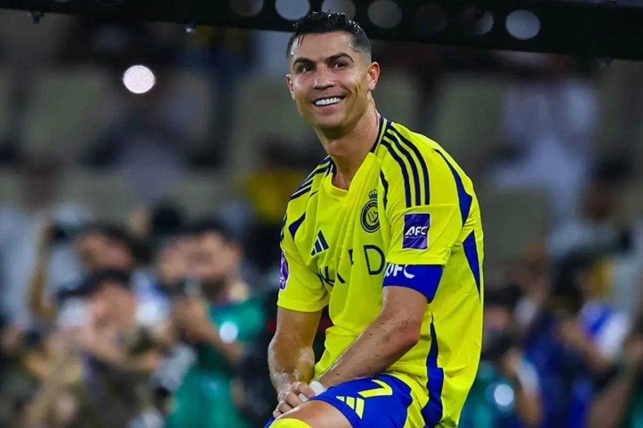 Cristiano Ronaldo  dünya futbol tarihine geçti!