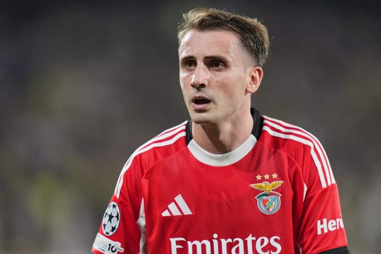 Kerem Aktürkoğlu'ndan maç içinde olay hamle